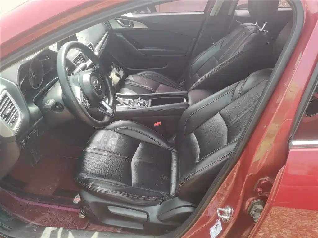 Mazda 3 Axela 2019 — фото 11