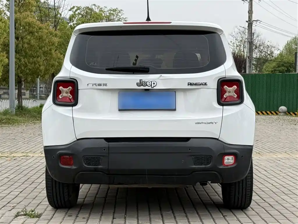 Jeep Renegade 2019 — фото 12