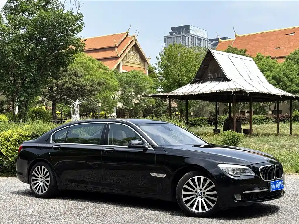 BMW 7 Series 2012 — фото 4