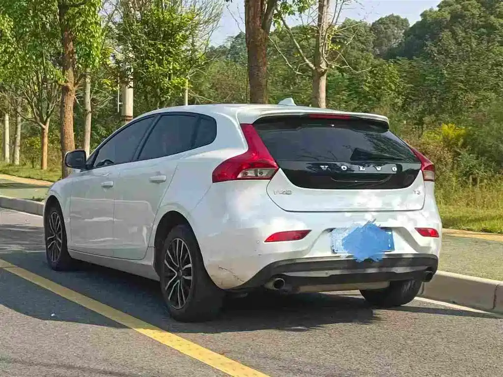 Volvo V40 2016 — фото 4