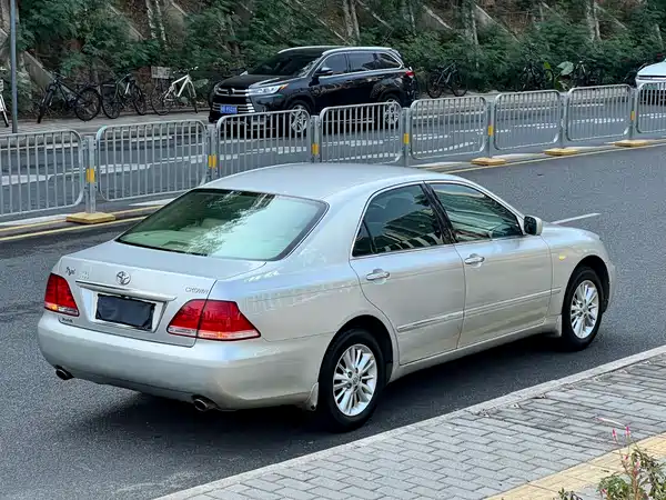 Toyota Crown 2008