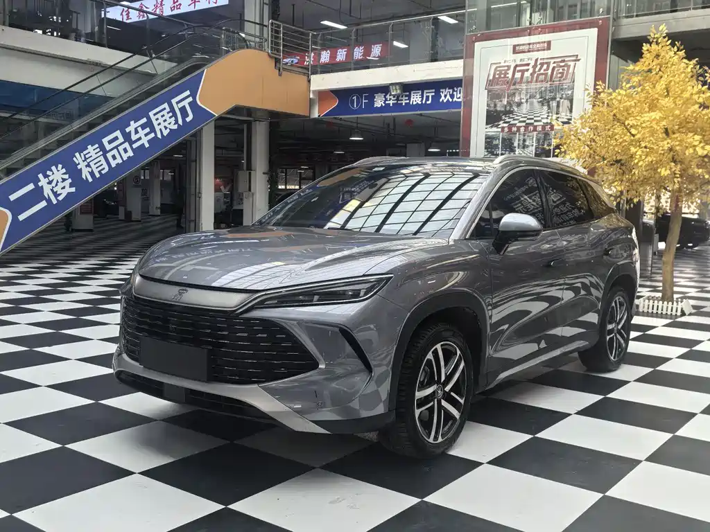 BYD L DM-i 2025 — фото 1
