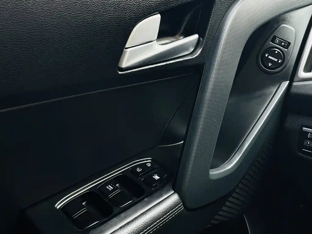 Hyundai ix25 2015 — фото 11