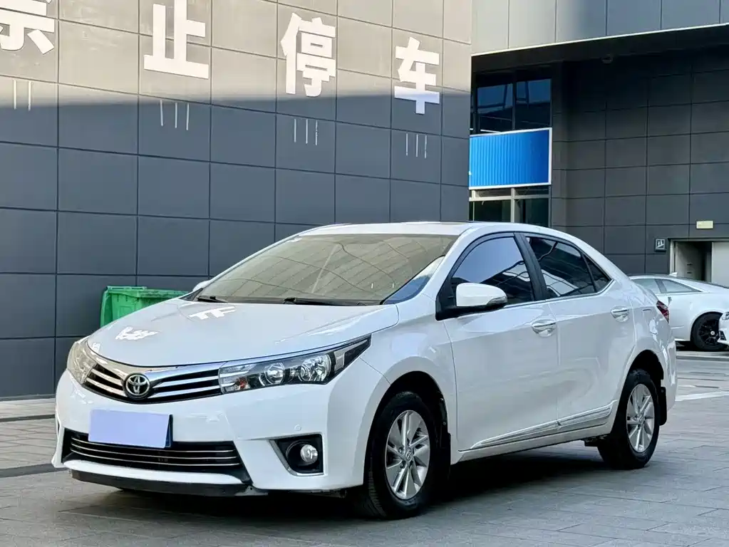 Toyota Corolla 2016 — фото 1