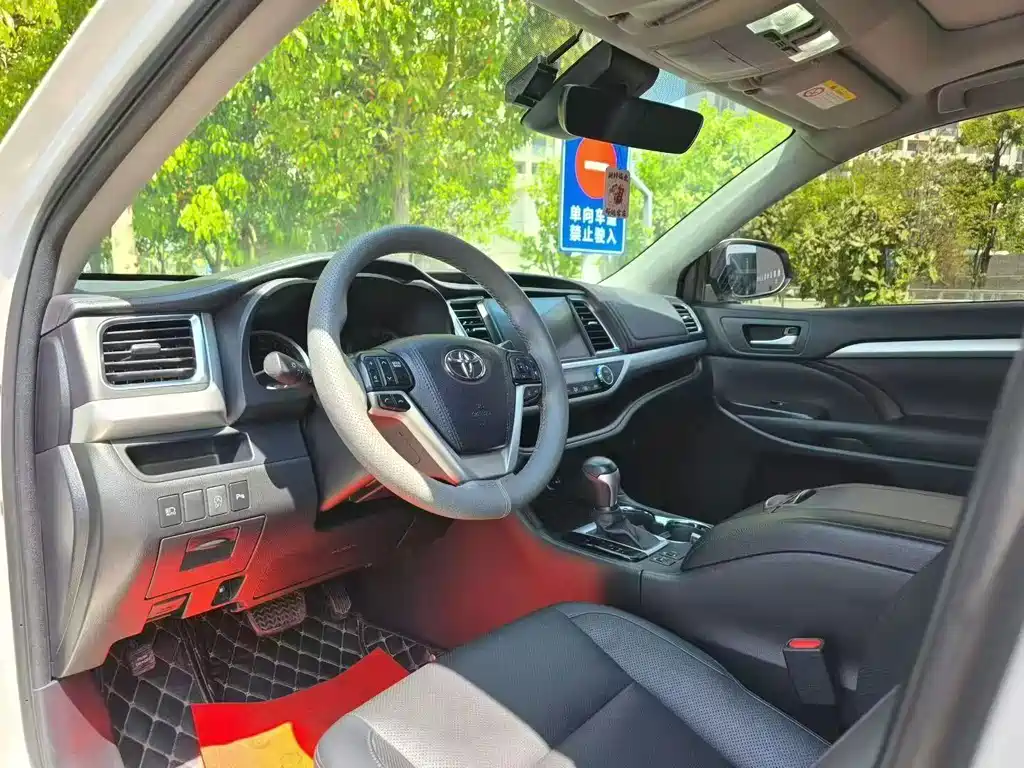 Toyota Highlander 2021 — фото 17