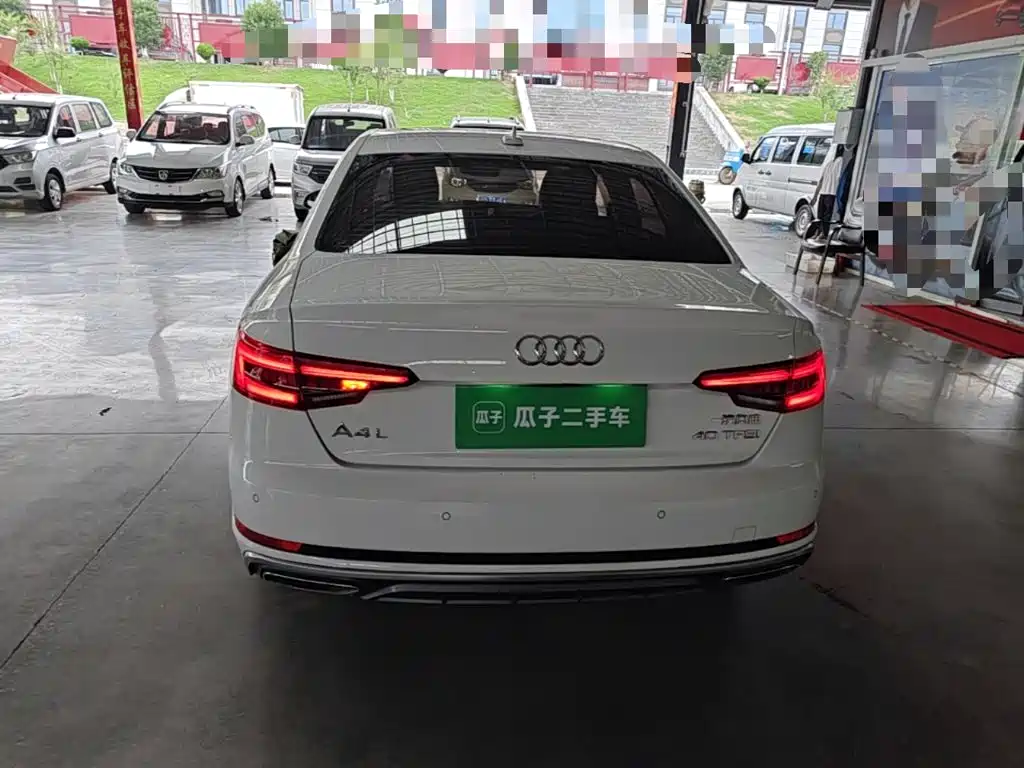 Audi A4L 2018