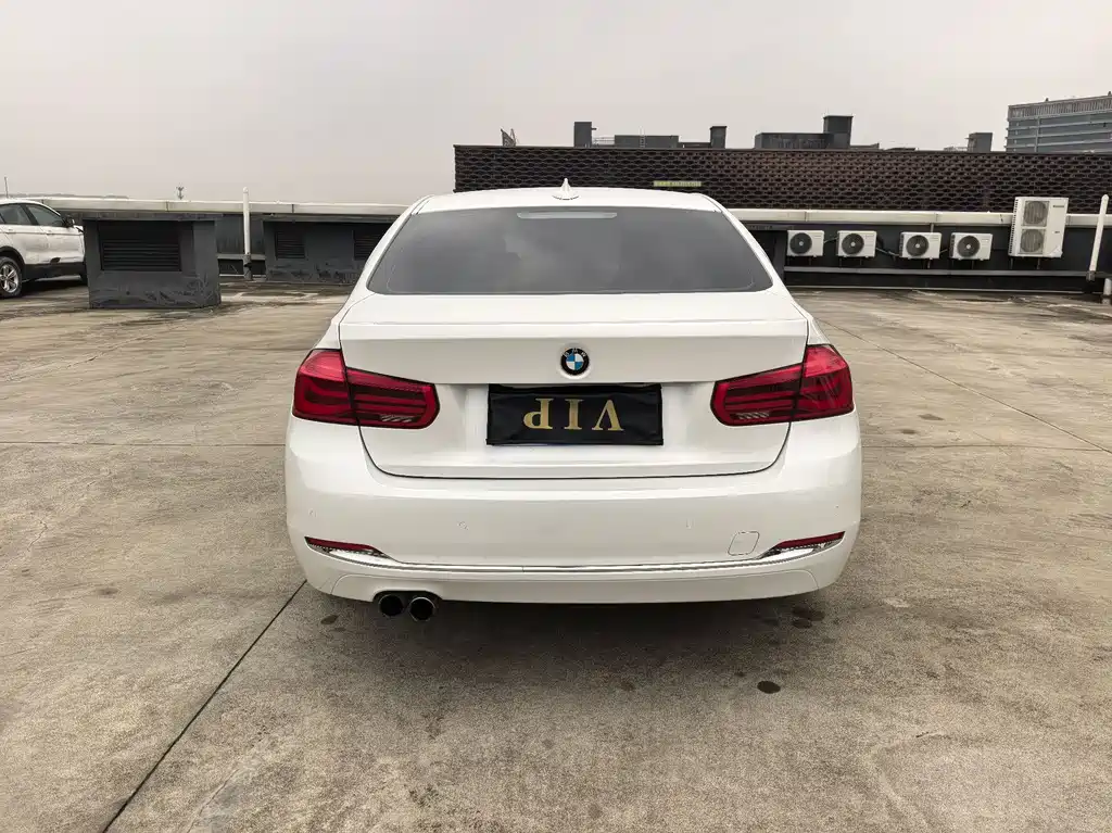 BMW 3 Series 2017 — фото 16
