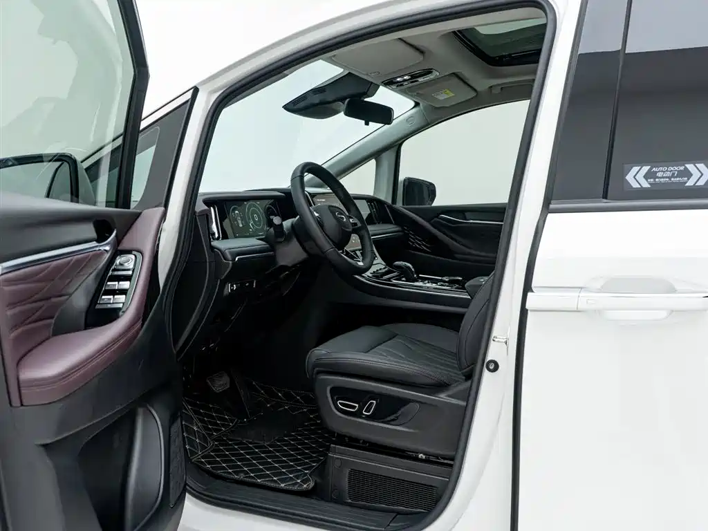 GAC Motor Trumpchi M8 2025 — фото 17