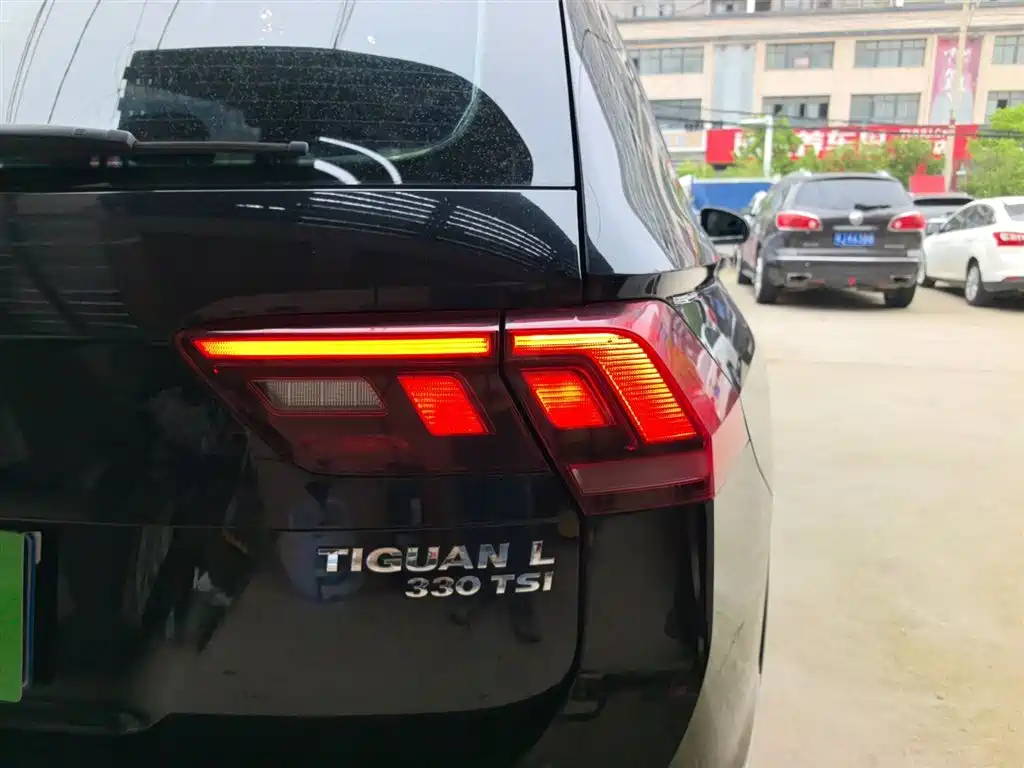 Volkswagen Tiguan L 2020 — фото 8