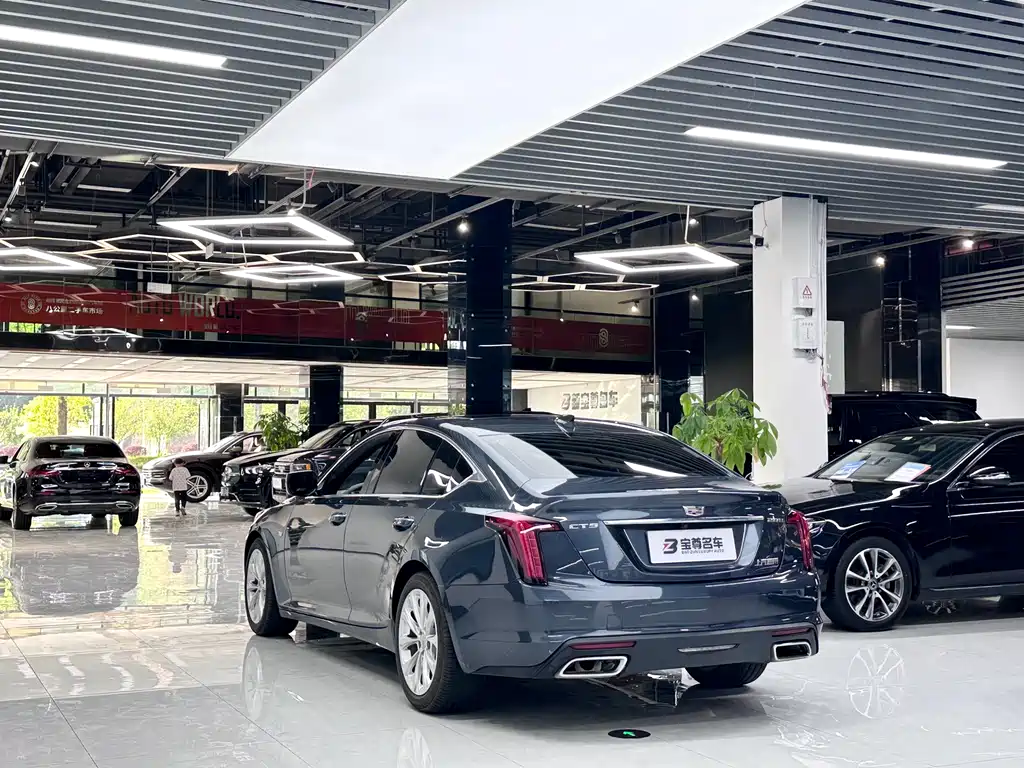 Cadillac CT5 2022 — фото 15