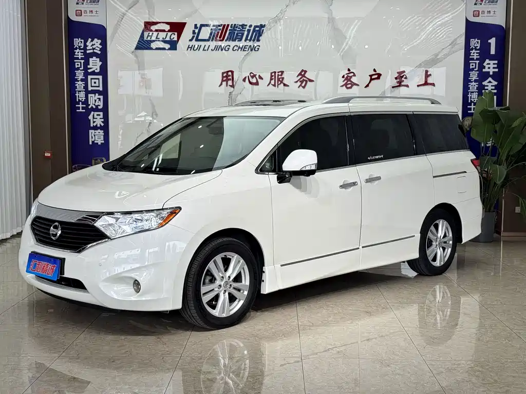 Nissan Quest 2016 — фото 1