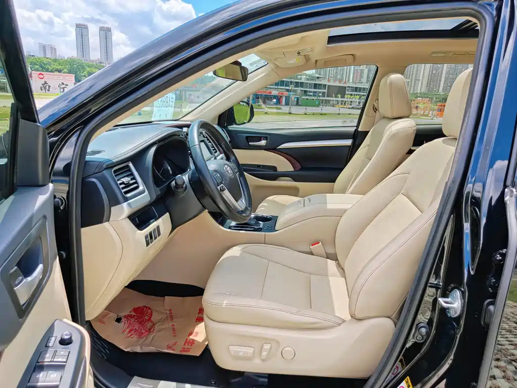 Toyota Highlander 2016 — фото 12