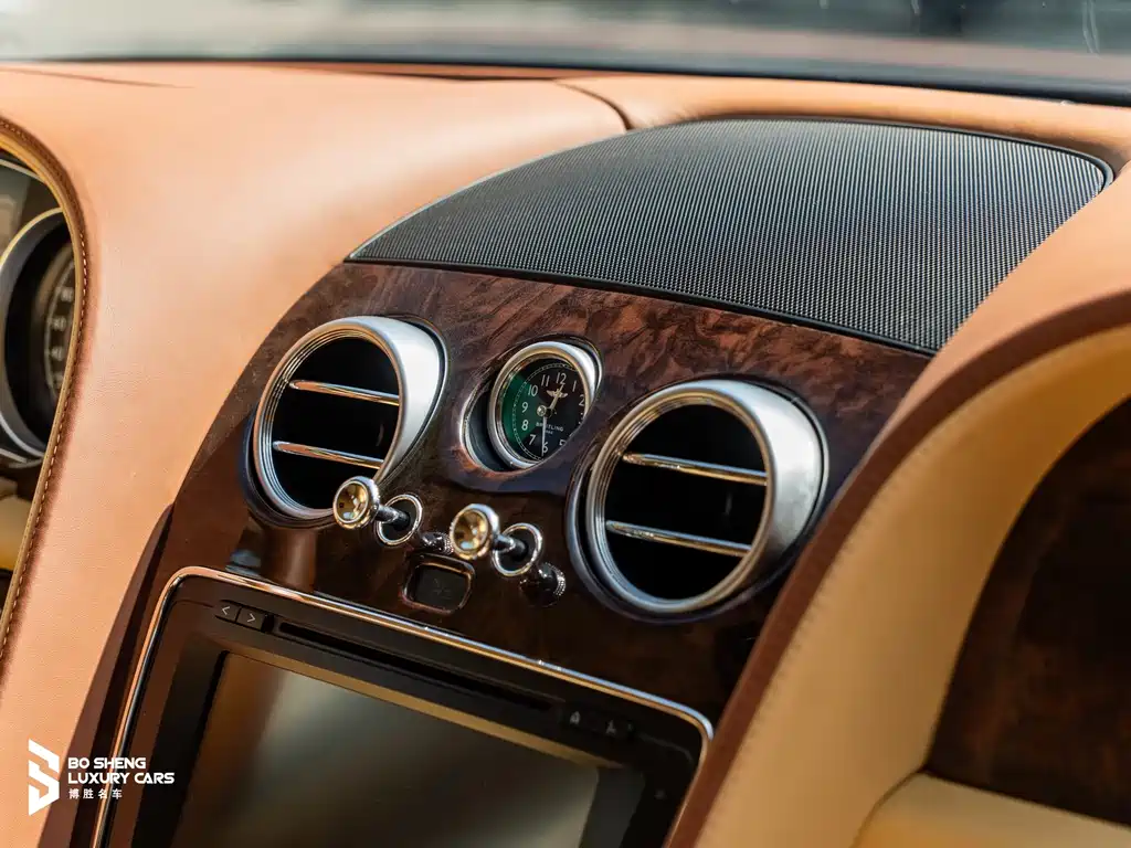 Bentley Flying Spur 2016 — фото 25