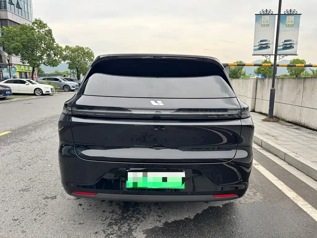 Li Auto Li L6 2025