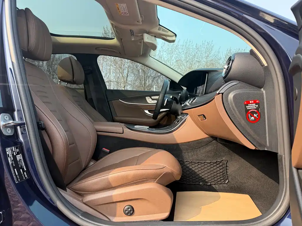 Mercedes-Benz E-Class 2019 — фото 10