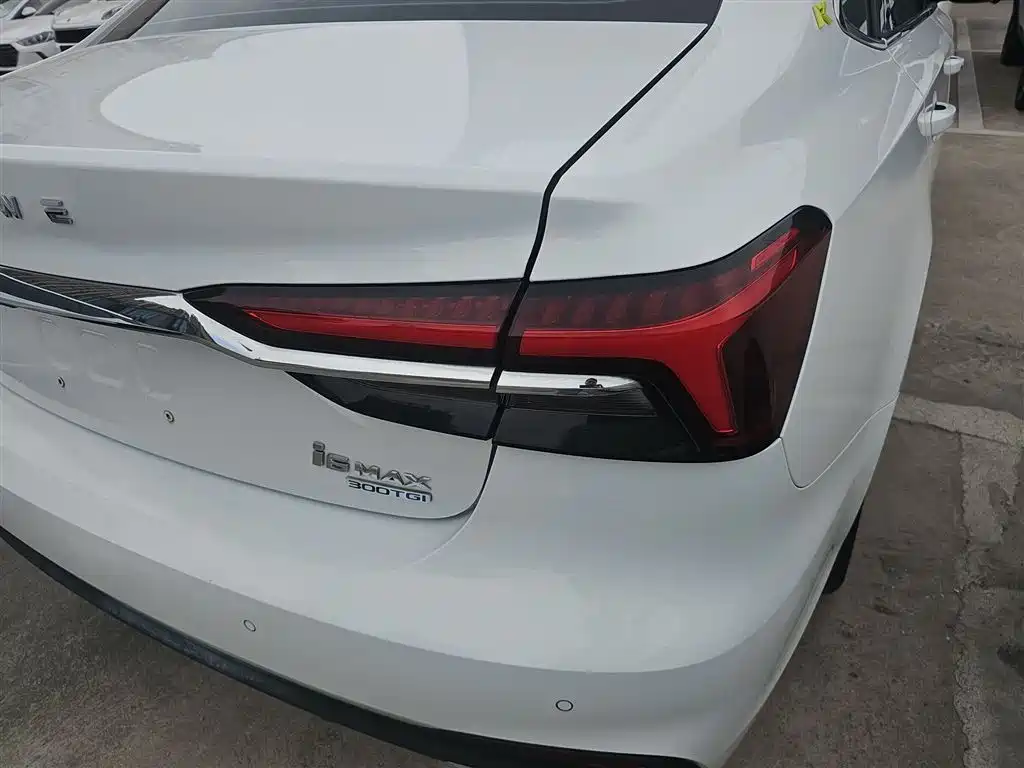 Roewe i6 MAX 2021 — фото 8