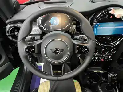 MINI MINI 2023