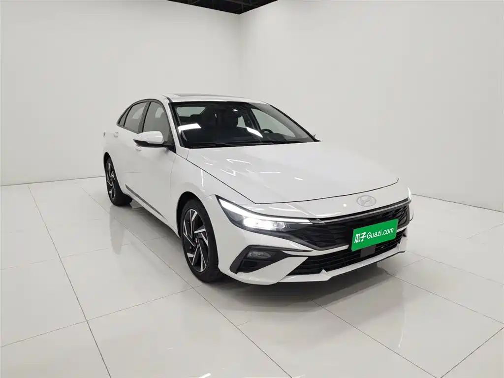 Hyundai Elantra 2024 — фото 4
