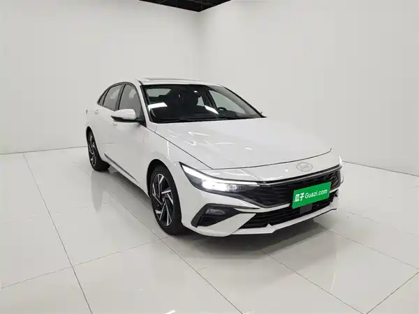 Hyundai Elantra 2023