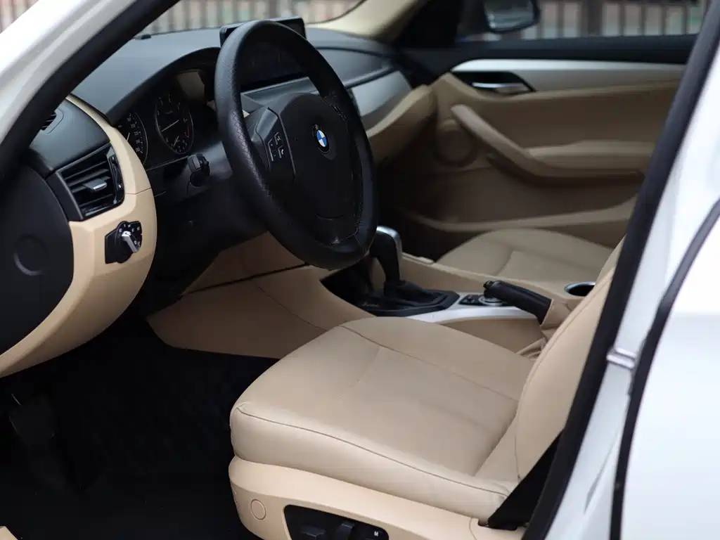 BMW X1 2014 — фото 10