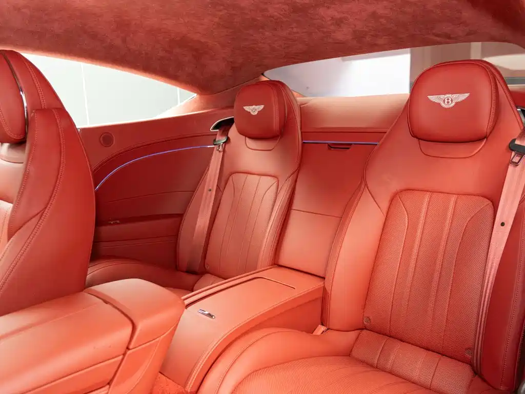 Bentley Continental 2020 — фото 12