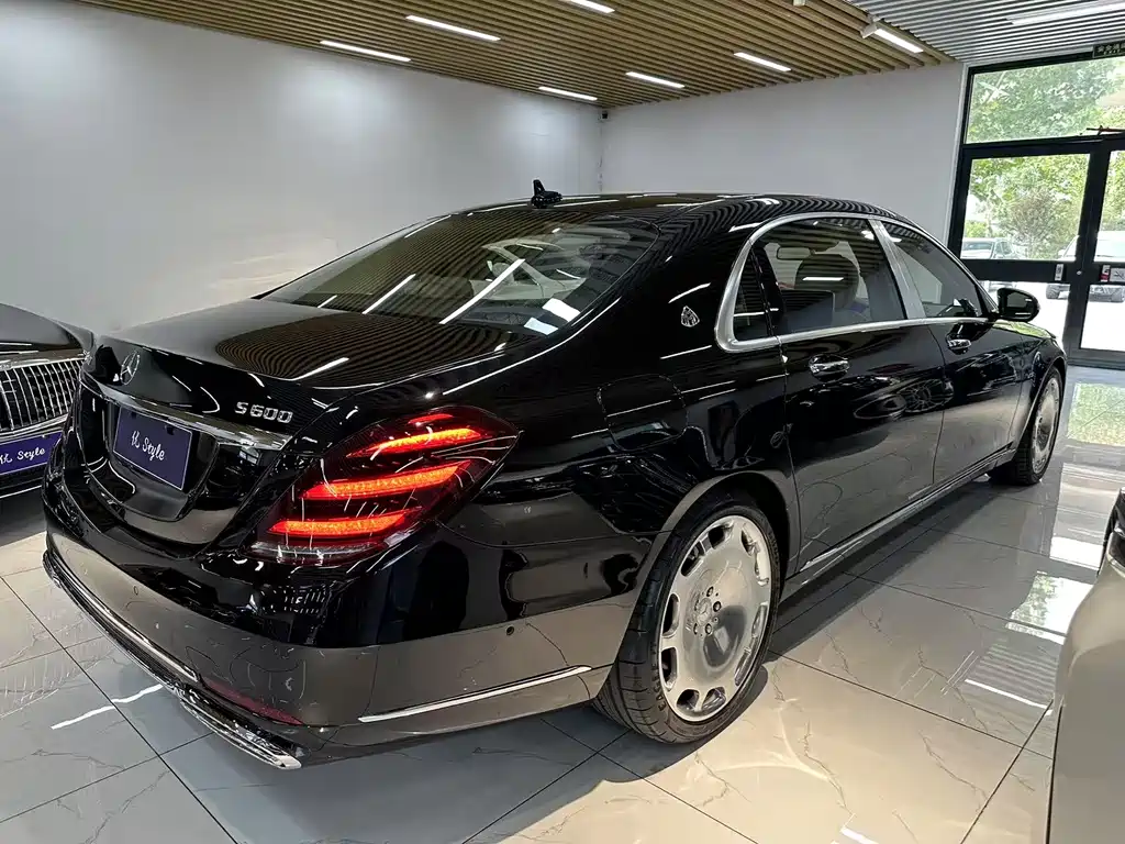 Mercedes-Benz Maybach S-Class 2015