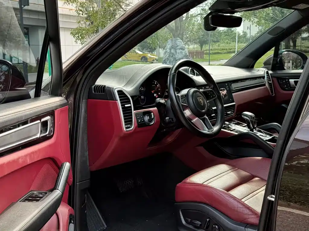 Porsche Cayenne 2023