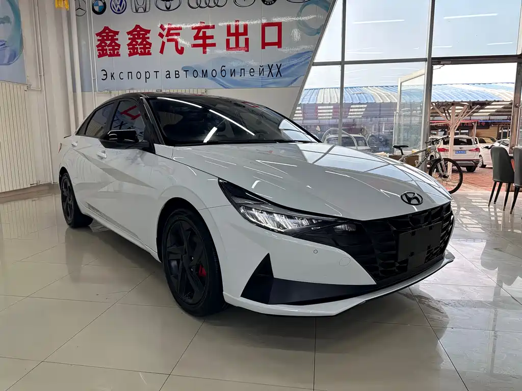 Hyundai Elantra 2022