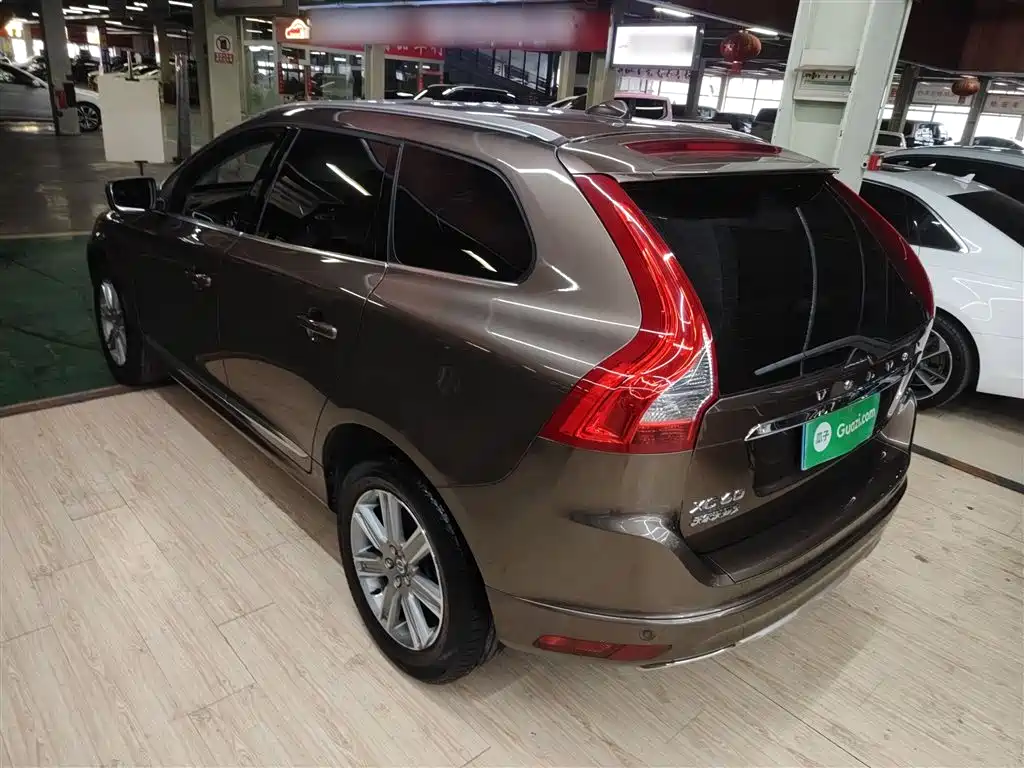 Volvo XC60 2016 — фото 23