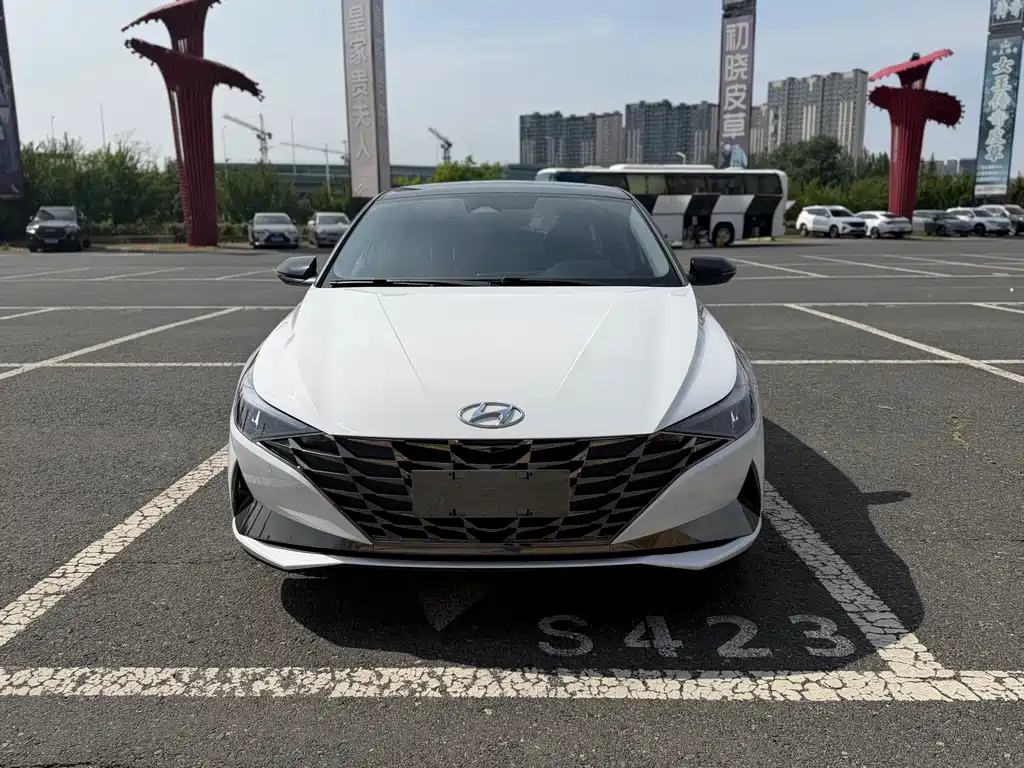 Hyundai Elantra 2022 — фото 2
