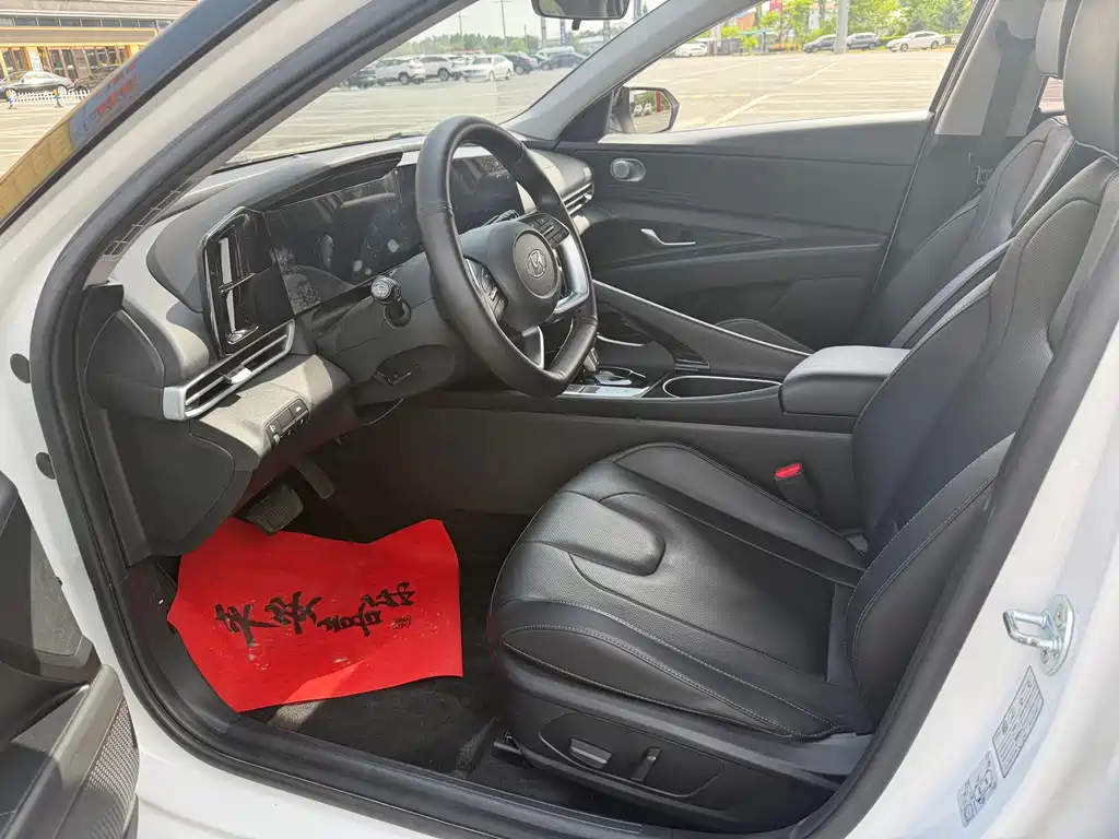 Hyundai Elantra 2022 — фото 10