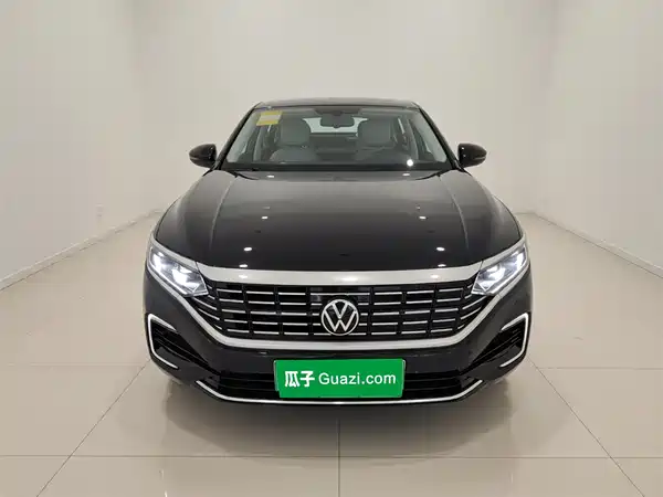 Volkswagen Passat Plug-In Hybrid 2025