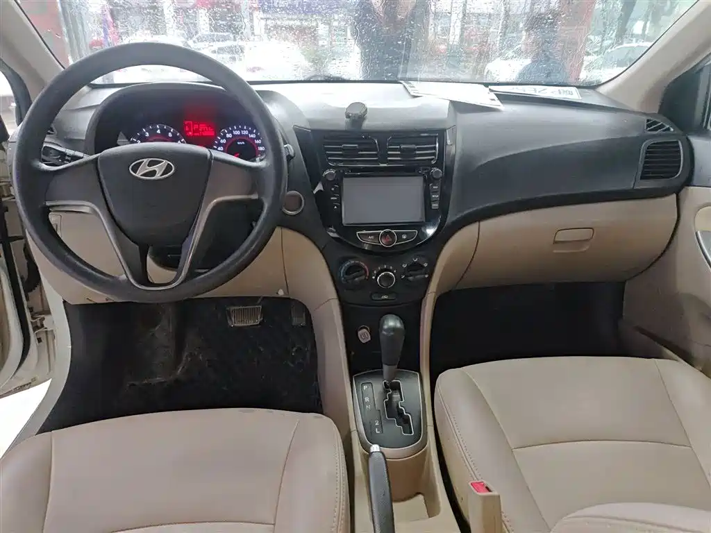 Hyundai Verna 2014 — фото 10