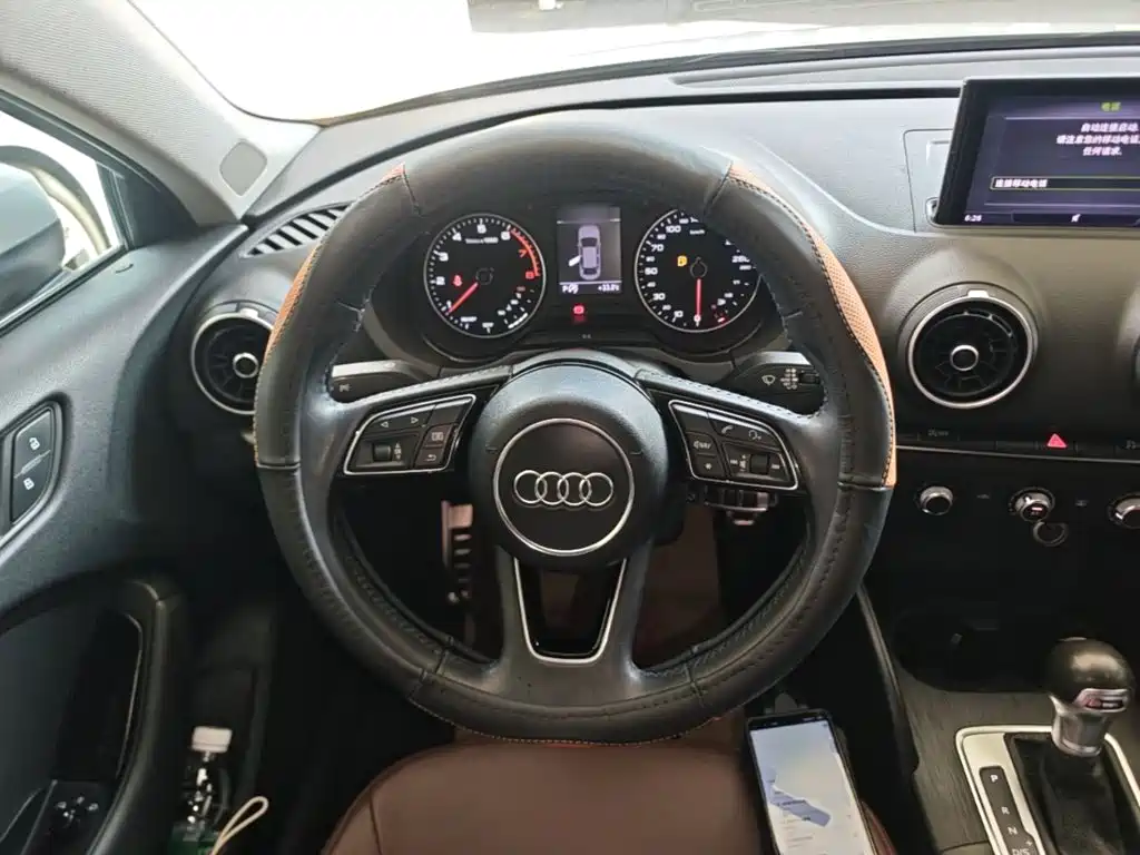 Audi A3 2018 — фото 11