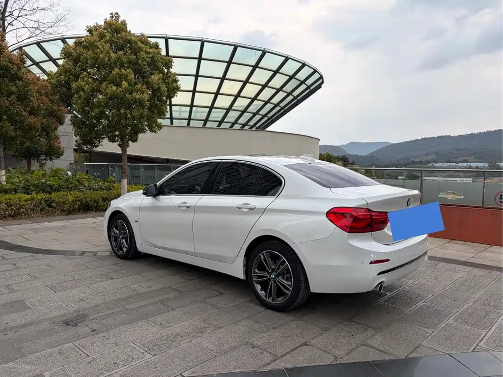 BMW 1 Series 2017 — фото 6