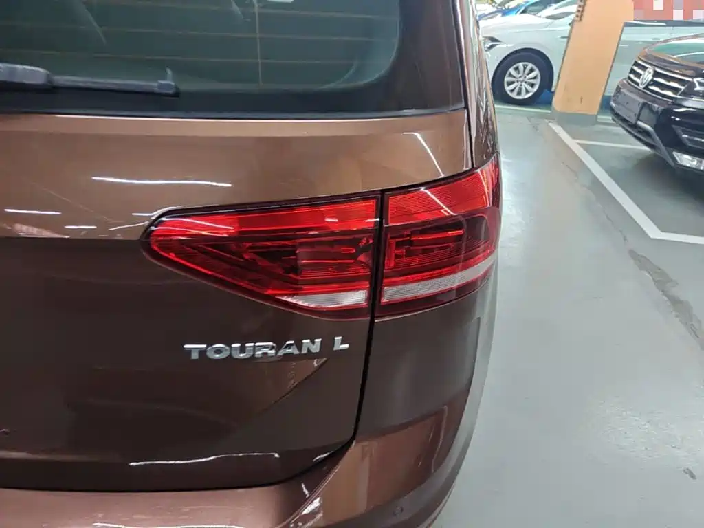 Volkswagen Touran 2016 — фото 8