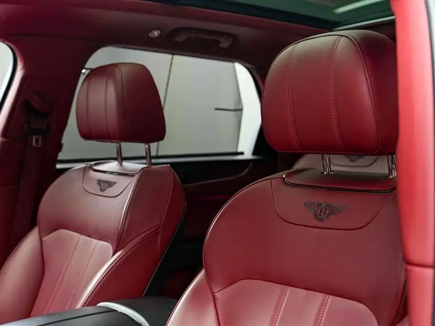 Bentley Bentayga 2019 — фото 14