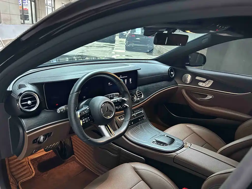 Mercedes-Benz E-Class 2021 — фото 16