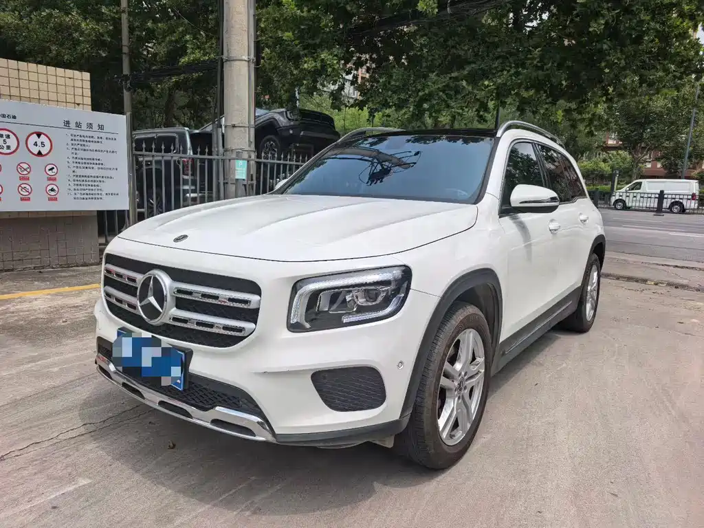 Mercedes-Benz GLB 2023