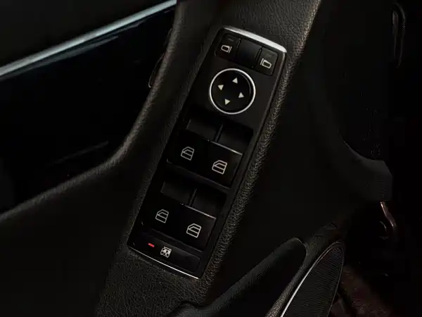 Mercedes-Benz C-Class 2011