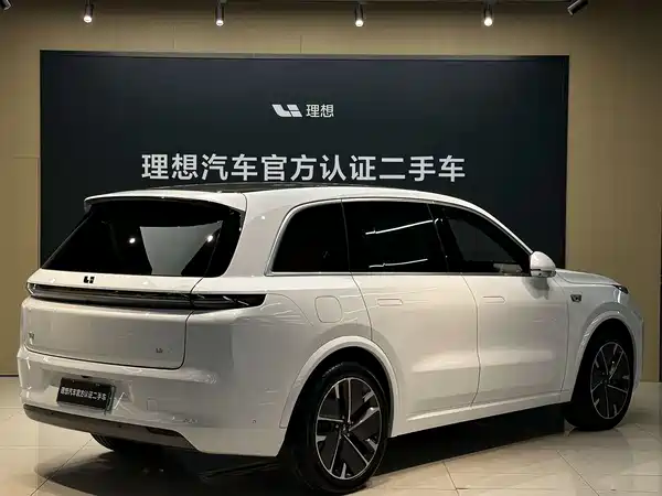 Li Auto L8 2025
