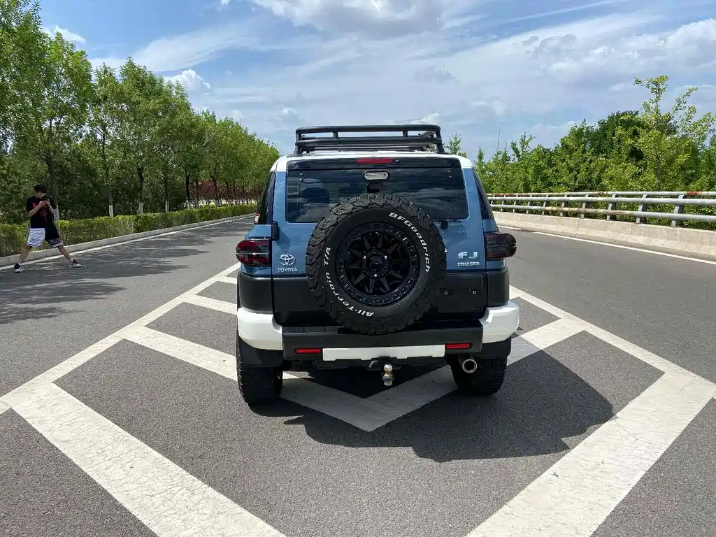Toyota FJ Cruiser 2020 — фото 5