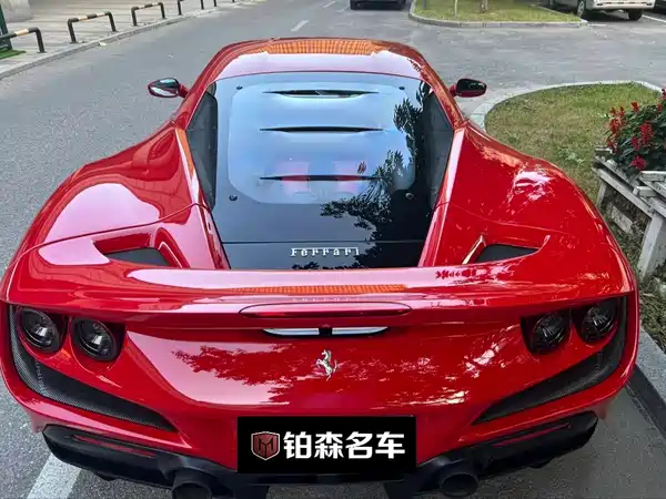 Ferrari F8 2021
