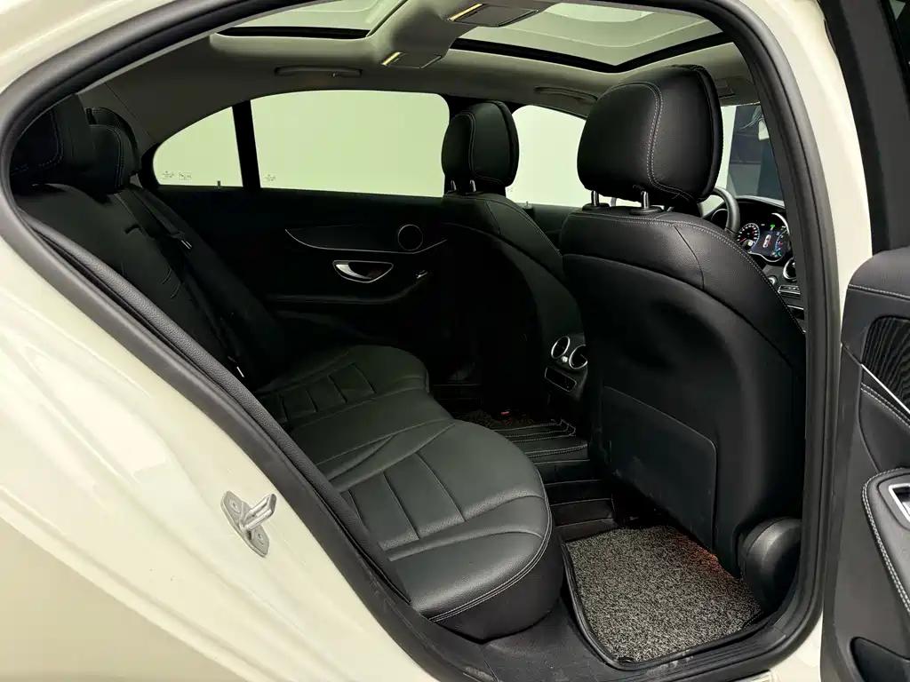 Mercedes-Benz C-Class 2019 — фото 11