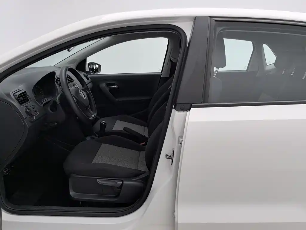 Volkswagen Polo 2017 — фото 10