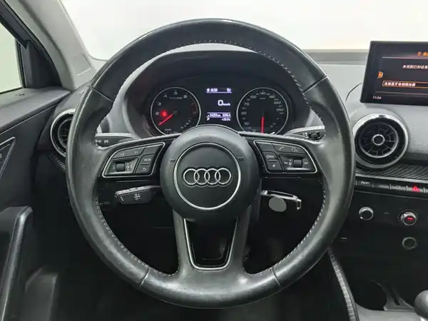 Audi Q2L 2022