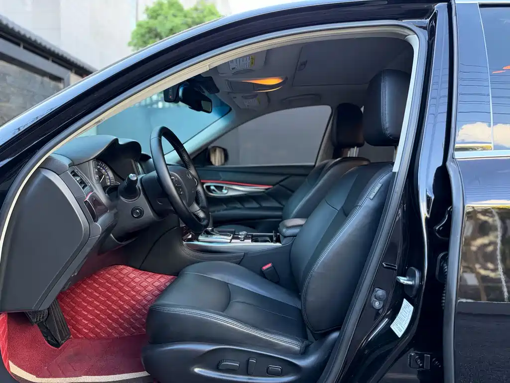 Infiniti Q70 2018
