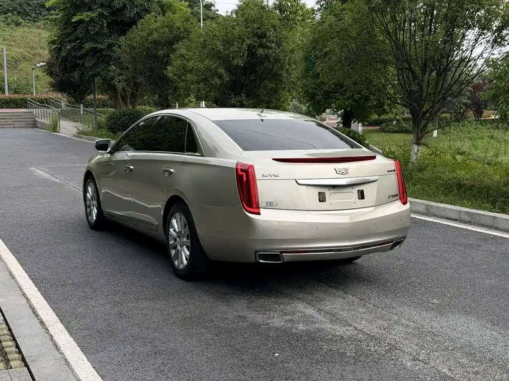 Cadillac XTS 2016 — фото 9