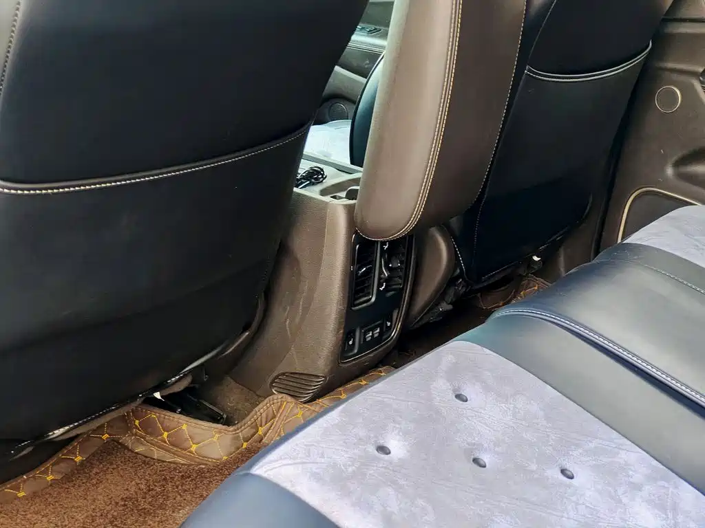Jeep Grand Cherokee 2015 — фото 9