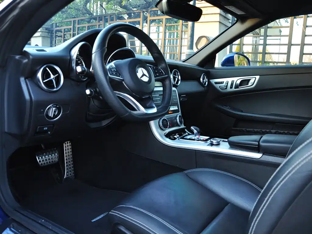 Mercedes-Benz SLC 2017 — фото 11